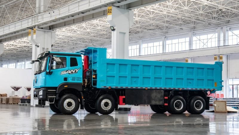 Used and refurbished HOWO dump trucks
